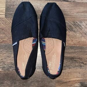 Blacks Tom’s